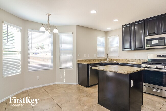 Foto del edificio - 708 Arden Valley Ave