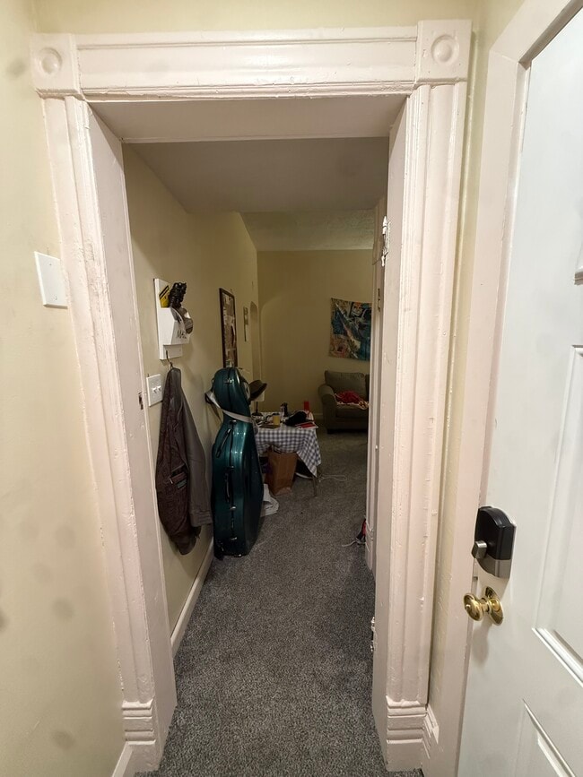 Building Photo - 637 E Otjen St