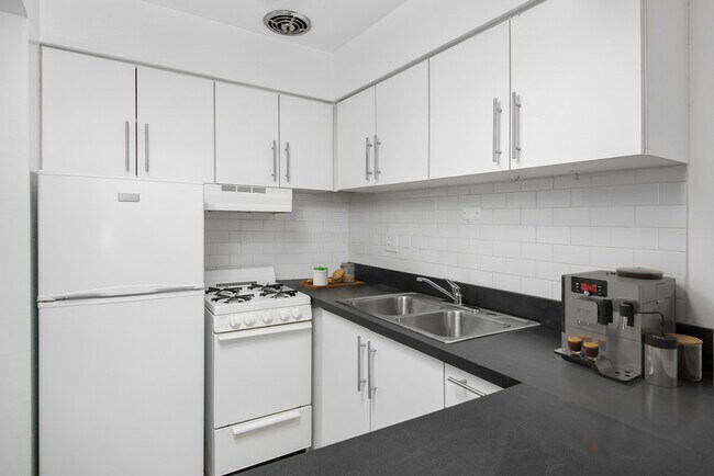 Foto del edificio - 3510 N. Pine Grove