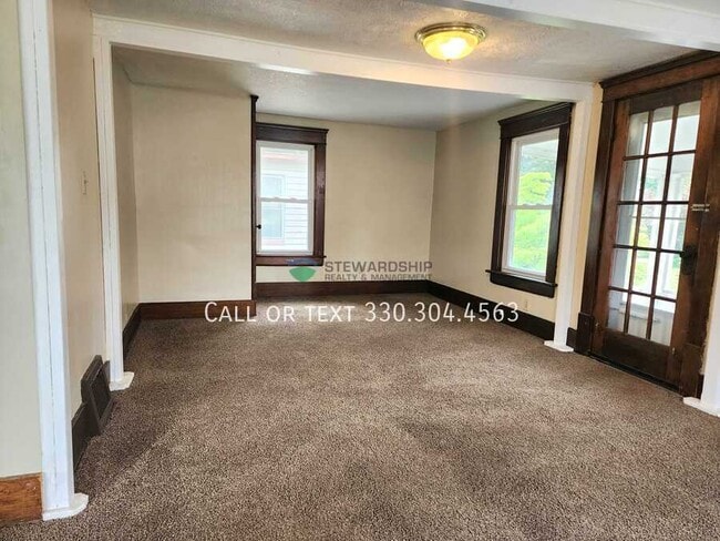 Building Photo - 897 Avon St