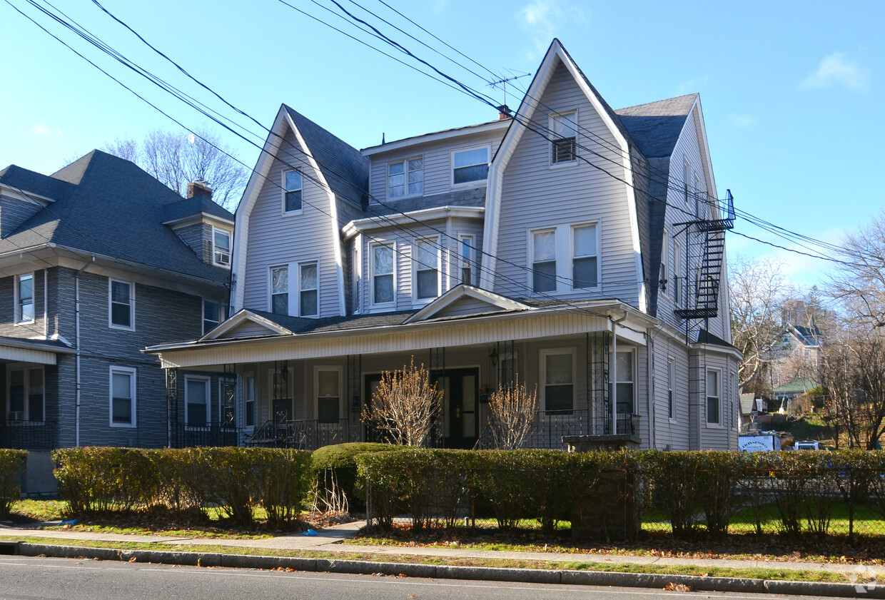 Building Photo - 133 Pelham Rd