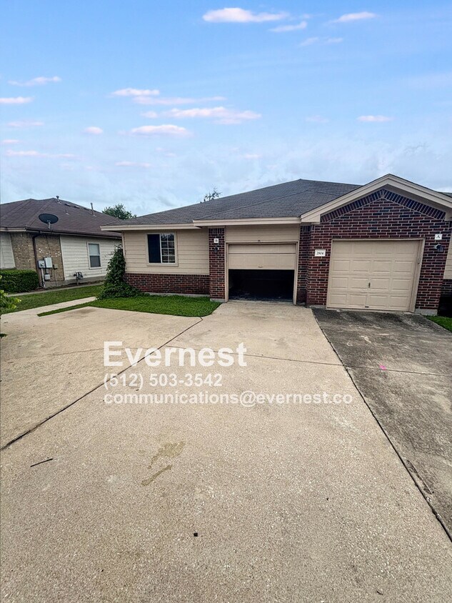 Primary Photo - Charming 3-Bedroom Home in a Convenient Ne...