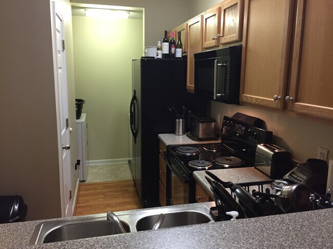 Galley kitchen - 1801 Trailwood Heights Lane