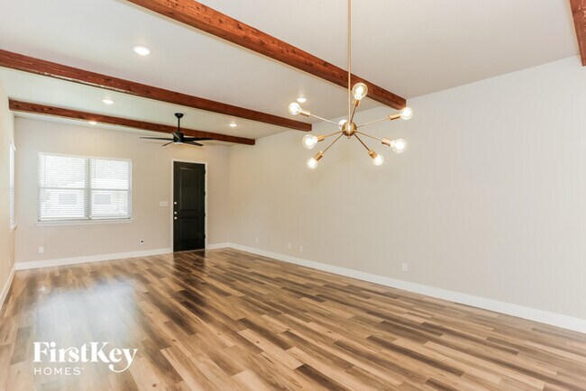 Building Photo - 216 Rousseau St
