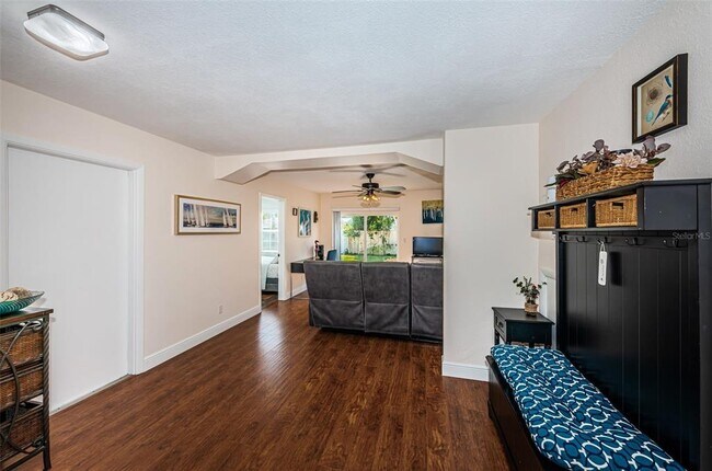 Foto del edificio - 13556 Bellewood Ave