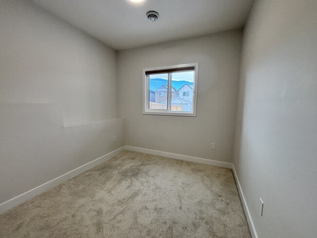 Building Photo - 380 Lawthorn Wy SE