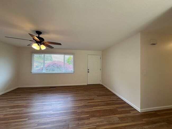 Foto del edificio - Three Bedroom Home in North Salem with New...
