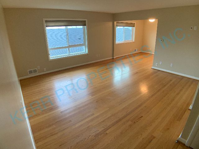 Foto del edificio - 6051 SE Stark St