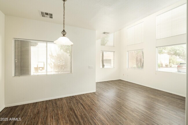 Building Photo - 1718 W Colter St
