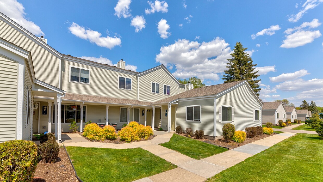 Primary Photo - SouthFork Townhomes + Flats