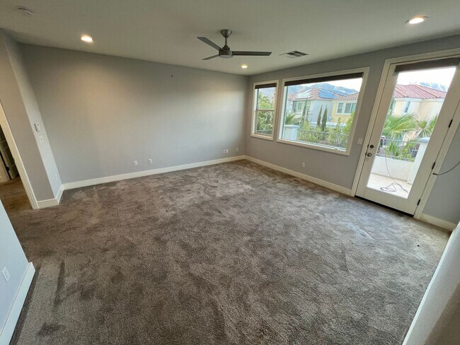 Building Photo - RENOVATED SUMMERLIN 4BD/3BA! UPGRADED/POOL...