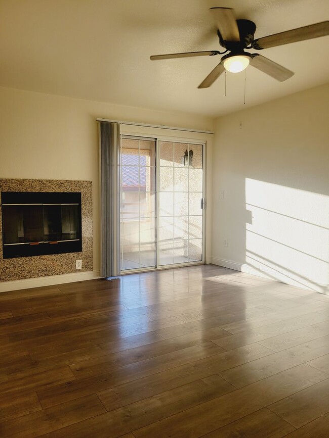 Foto del edificio - 6500 W Lake Mead Blvd