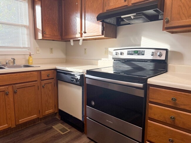 Foto del edificio - 83 Eastgate Cir