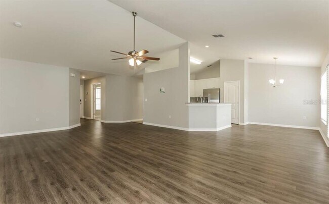 Foto del edificio - 1649 Hallcrest Dr