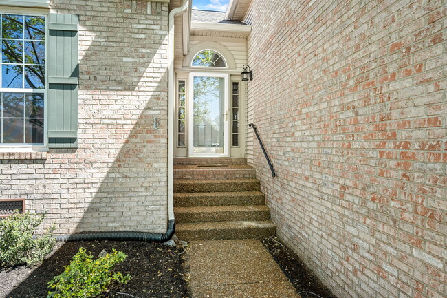 Foto del edificio - 421 Essex Park Cir