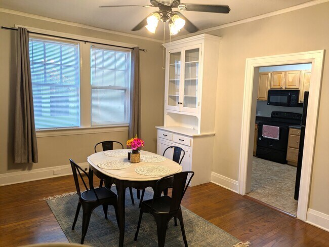 Foto del edificio - 1910 Madison Ave