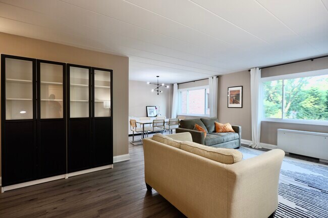 Foto del edificio - 4800 Chevy Chase Dr