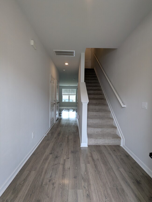 Foto del edificio - 645 Longtail Ln