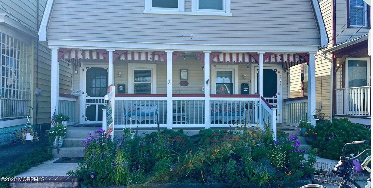 Primary Photo - 124 Broadway