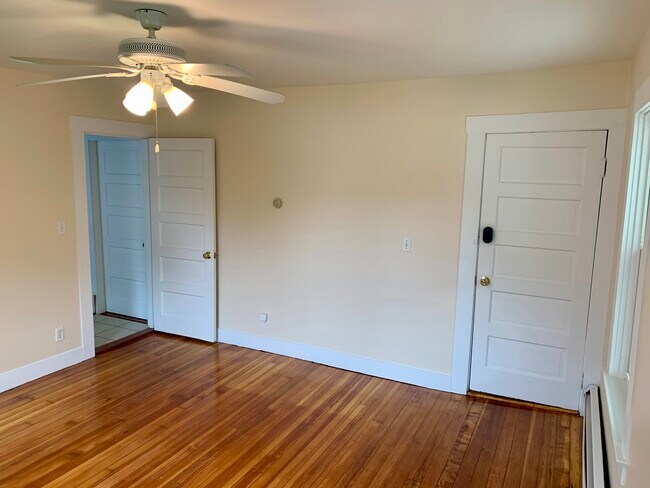 Foto del edificio - 127 Bay View Ave