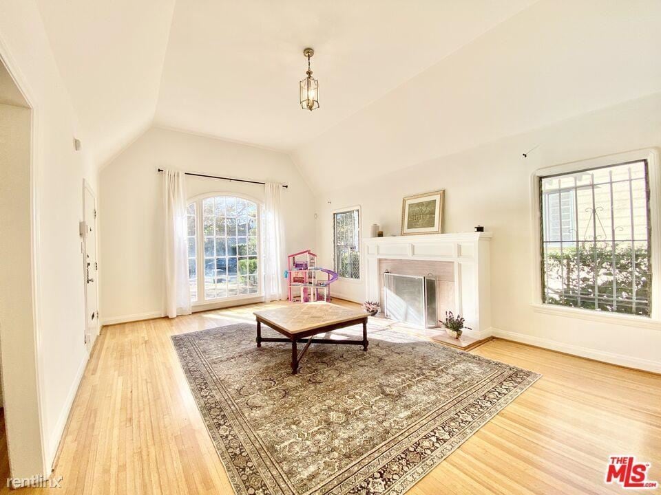 Primary Photo - 3 br, 2 bath House - 162 N Citrus Ave