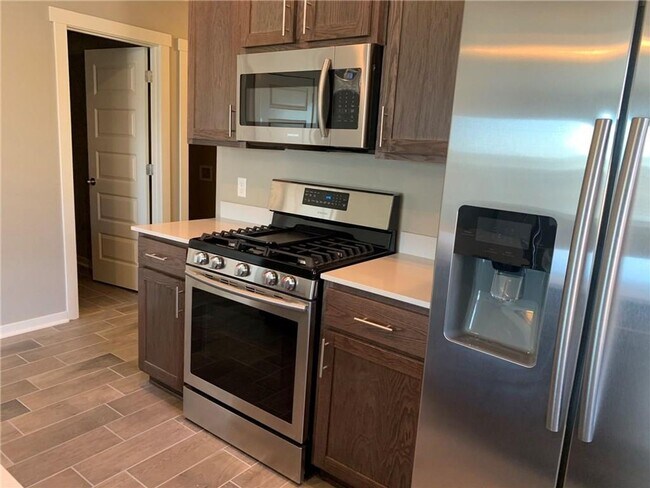 Building Photo - Netzel Properties, LLC - 601 (AN*)