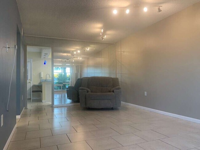 Building Photo - 1420 70th St N