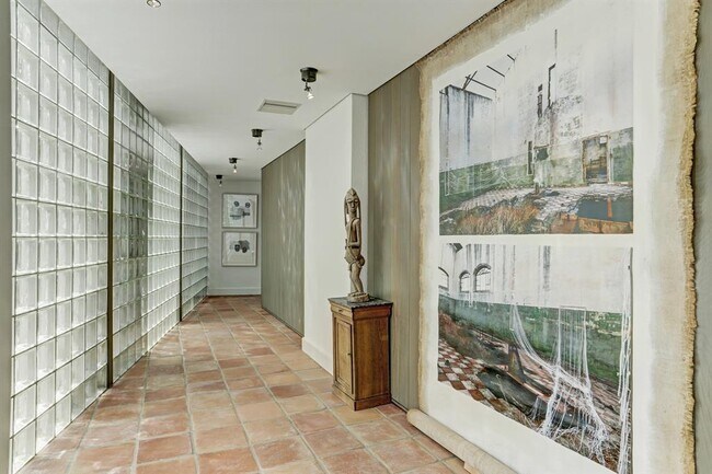 Building Photo - 7627 River Point Dr