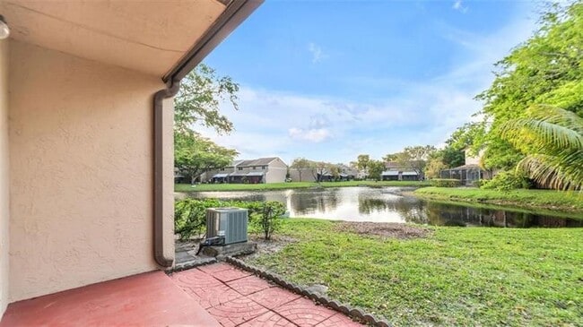 Foto del edificio - 1153 Hampton Blvd