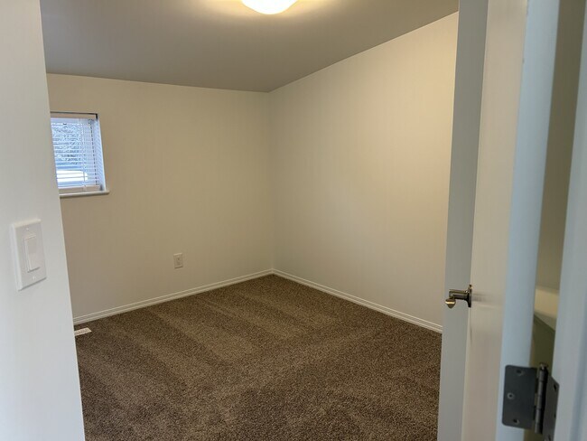 Photo du bâtiment - 5919-5119 119 Ave