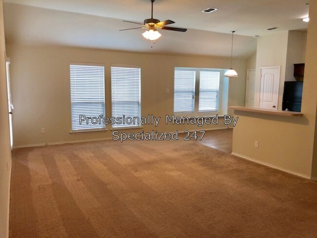 Building Photo - 2270 Red Chute Dr