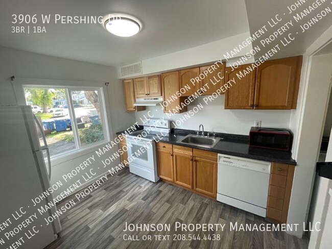 Foto del edificio - 3906 Pershing Dr