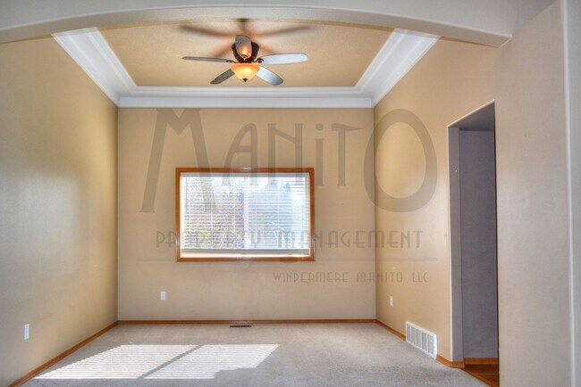 Building Photo - Sprawling Liberty Lake Home