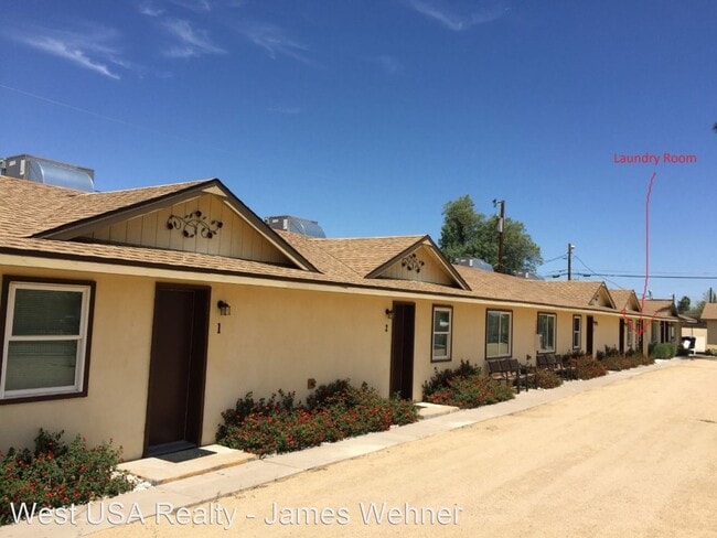 Building Photo - 840 E Turney Ave