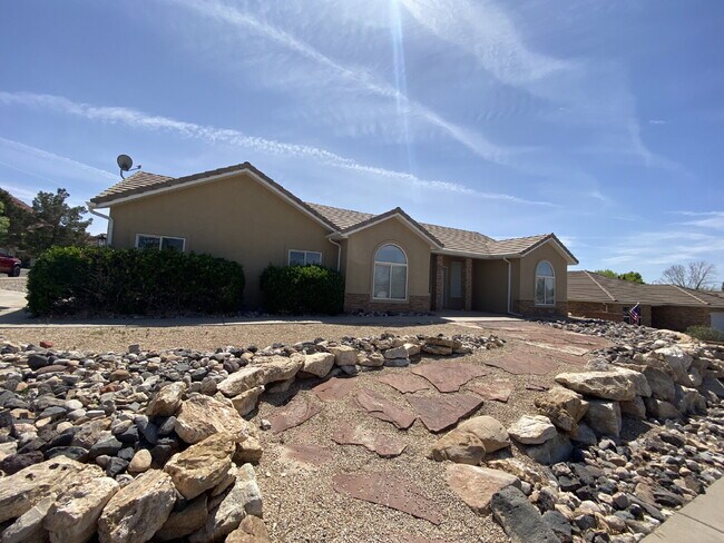 Foto del edificio - Welcome Home! Lovely 3 bed 2 bath home.