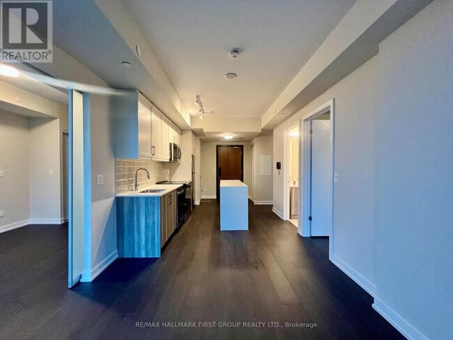 Photo du bâtiment - 201 Brock St S