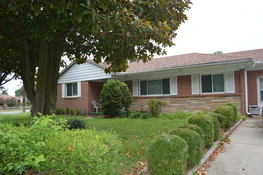 Building Photo - 852 Brooke Rd
