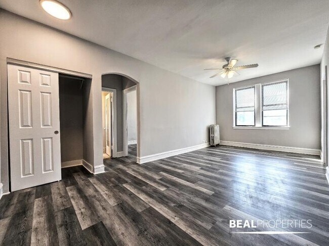 Building Photo - 1 bedroom in CHICAGO IL 60625
