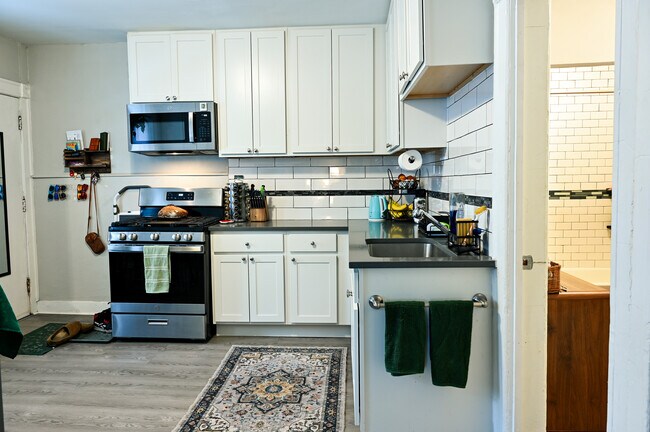 Cocina - 2477-2479 N Dousman St