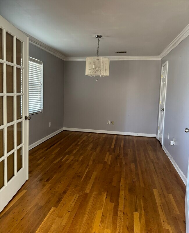 Foto del edificio - 1511 Stone Gate Ln SE