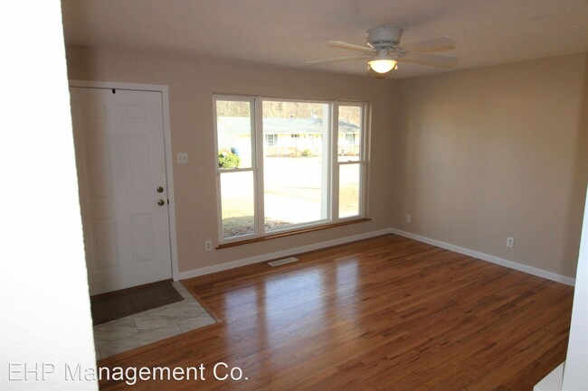 Foto del edificio - 3 br, 1 bath House - 43 May Valley Lane