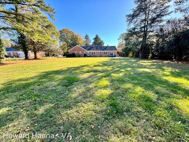 Foto del edificio - 4 br, 2 bath House - 4128 Country Club Circle