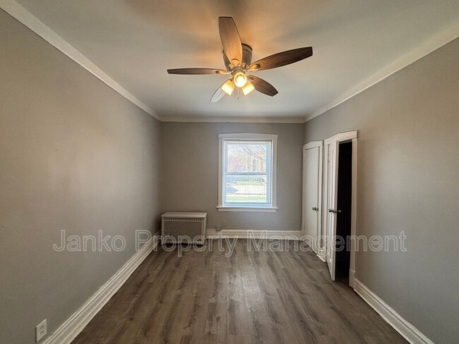 Building Photo - 5509 S Whipple St