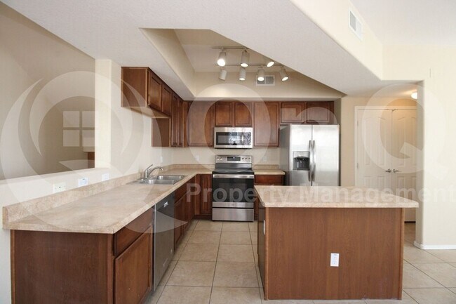 Foto del edificio - 240 W Juniper Ave