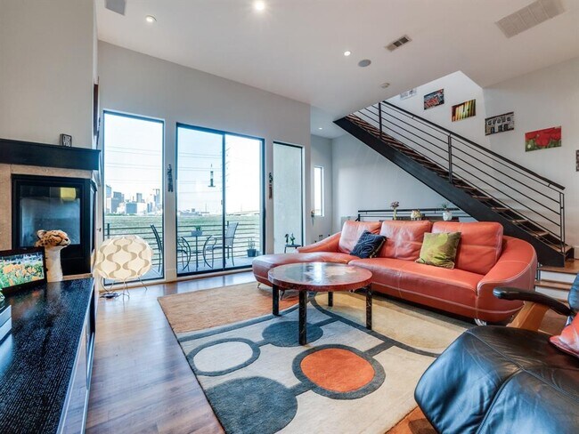 Foto del edificio - 433 Trinity River Cir