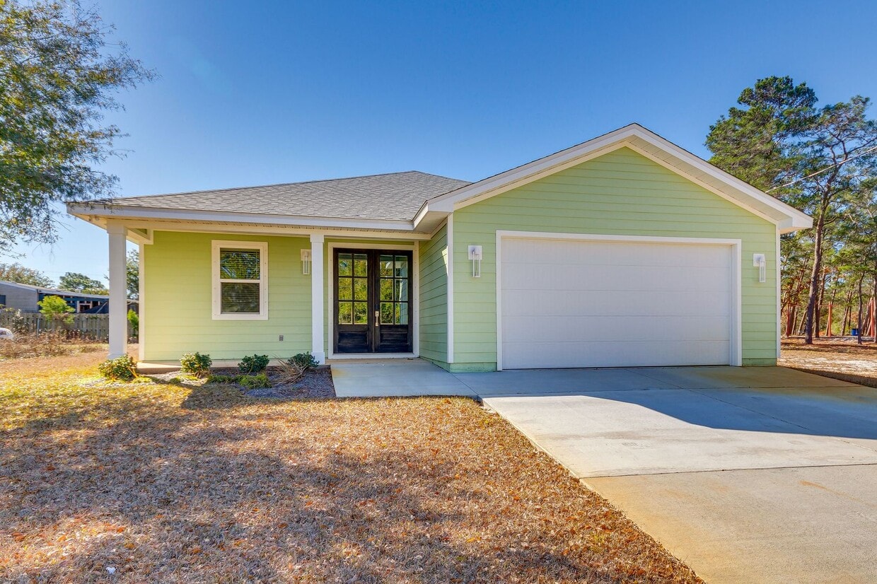 Primary Photo - Gulf Breeze - 3 Bedroom, 2 Bathroom