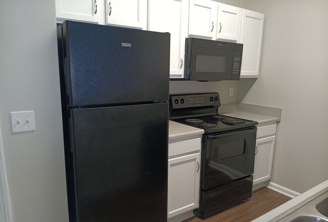 Building Photo - Southwind Lakes Apartments