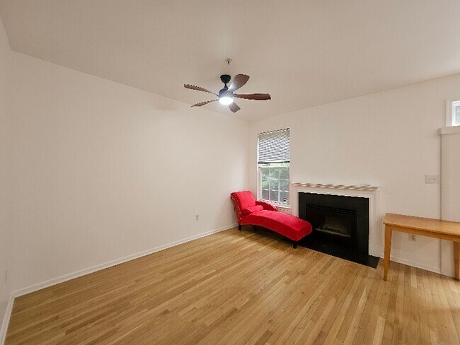 Foto del edificio - 113 Longpoint Way