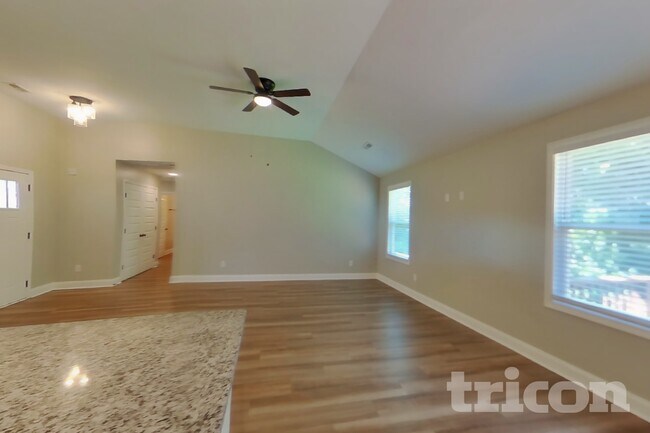 Foto del edificio - 341 Green Hills Dr