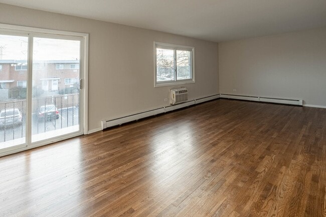 Living Room - 8860 N Western Ave